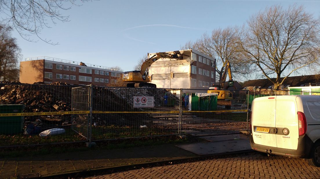 Op het moment worden de flatgebouwen aan de Rabenhauptstraat gesloopt (Rechten: Actium)