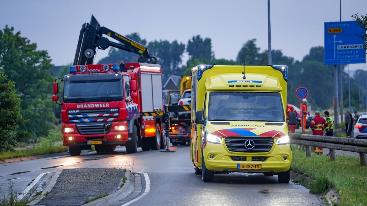 112-nieuws: Eenzijdig ongeval op N360 in Stad • Auto in sloot tussen Zeerijp en Loppersum