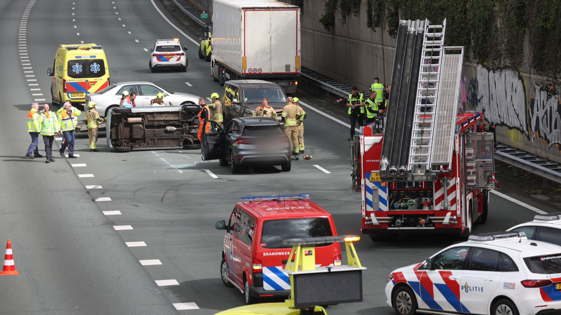 Ongeluk A27 zorgt voor file, ook op A12.