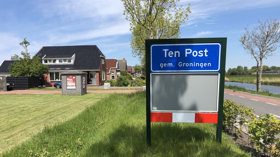 De entree van Ten post