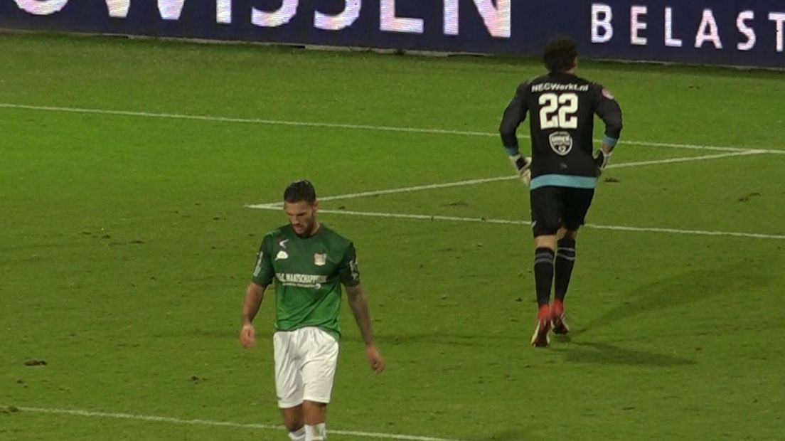 NEC verspeelde thuis een 2-0 voorsprong tegen Jong PSV. Maar het werd toch nog 4-4 in de slotseconden.