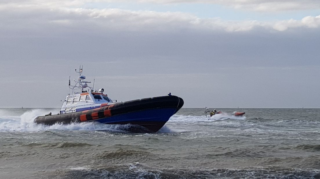 Reddingboot KNRM in actie bij de demonstratie