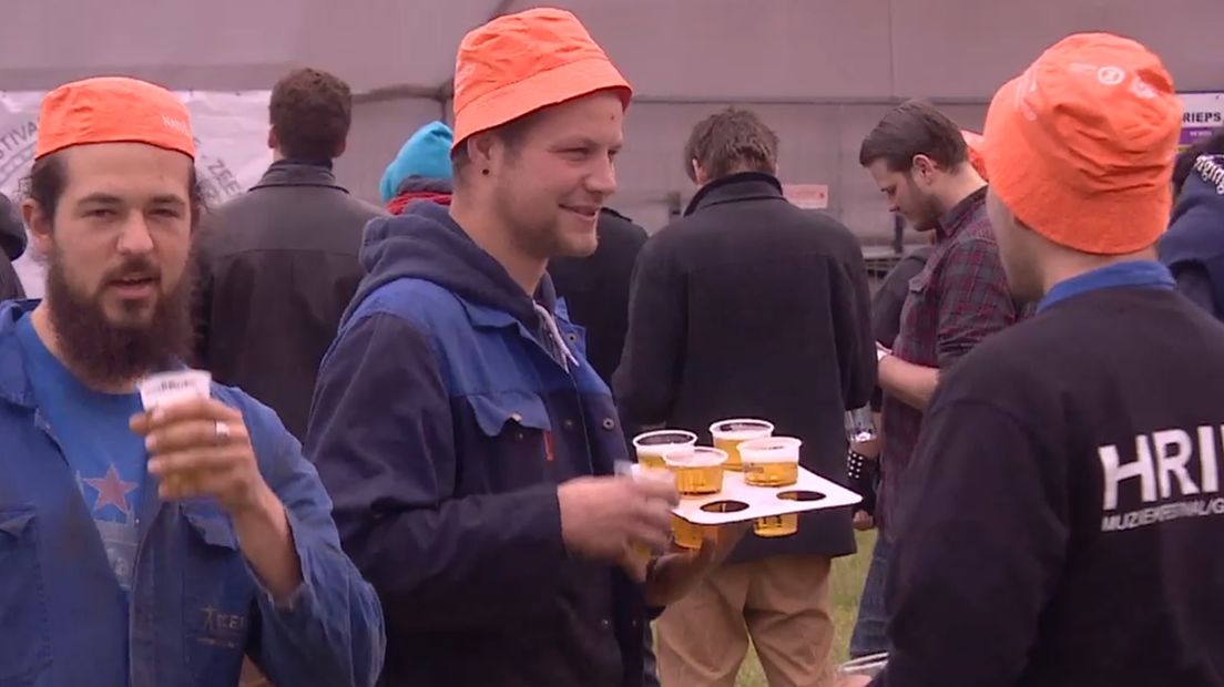 Een biertje halen voor je vrienden op Hrieps