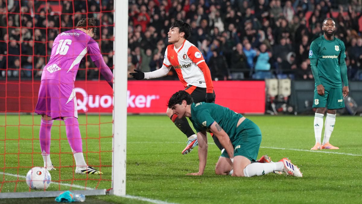 De Oosttribune | 'Valse start Faber en slapjanussen bij Zwolle'