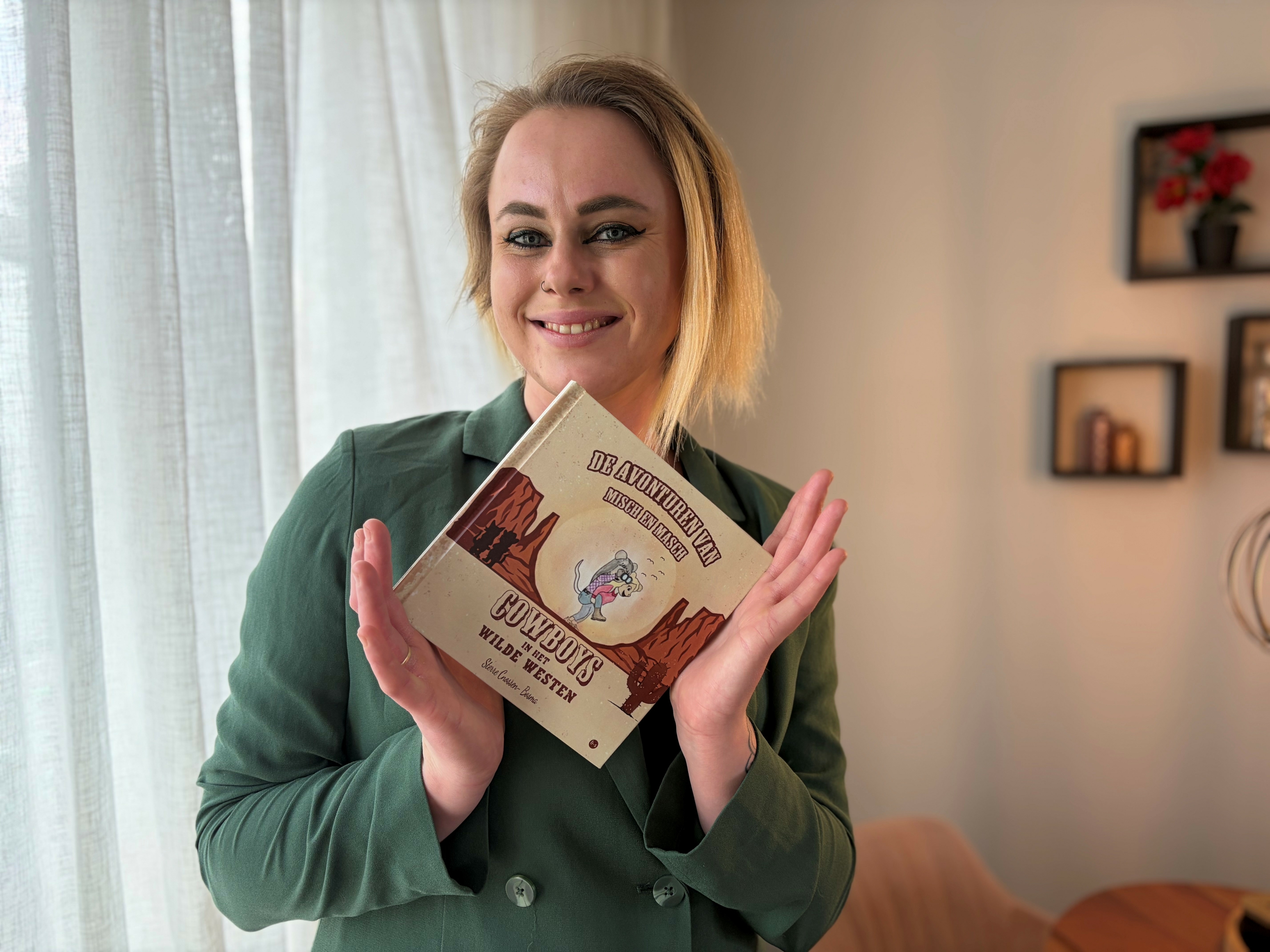 Sterre Cnossen skreau yn de klinyk yn Venray in berneboek
