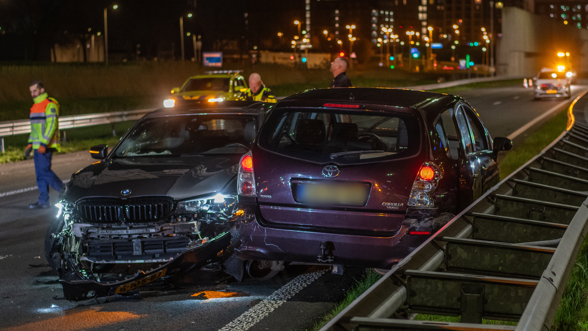 Ongeluk met 2 autos op de A2 bij Utrecht.