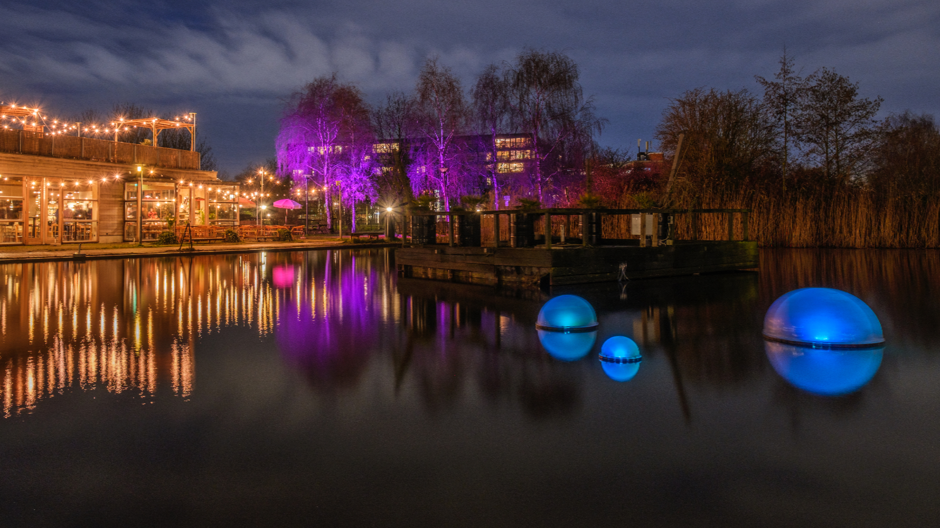 Wat zijn die lichtgevende bollen in het Griftpark en hoe helpt het de gezondheid van water?