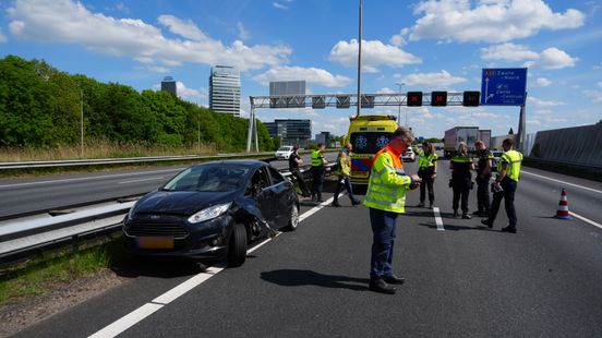Flinke vertraging op A28 na ongeval. Flinke vertraging op A28 na ongeval.