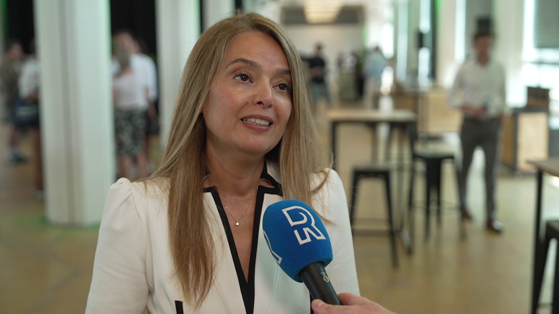 Miriam Harika (PRO).