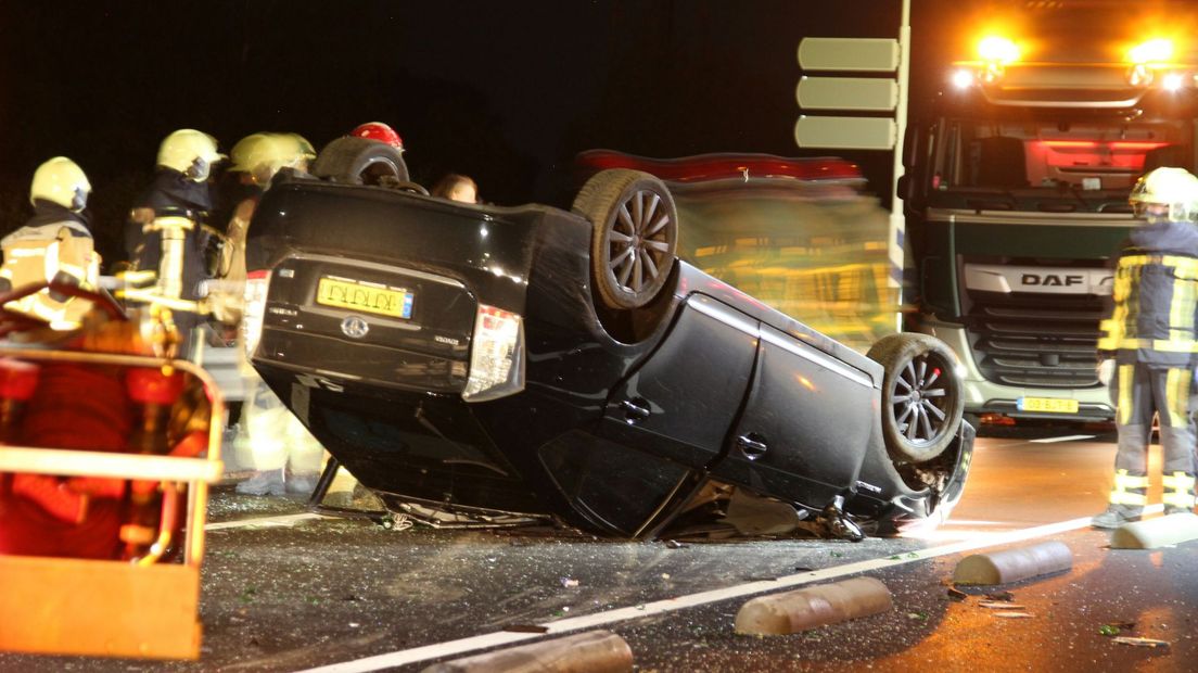 Drie gewonden bij heftig auto-ongeluk Holten