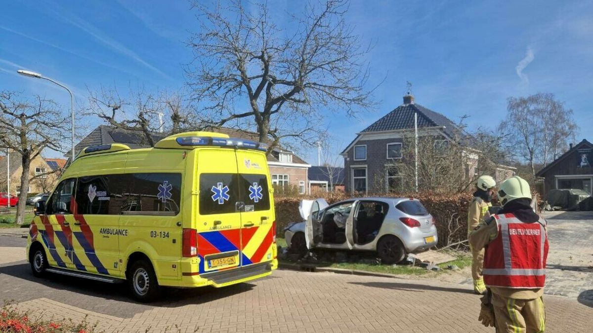 Automobilist gewond na botsing in Gasselternijveen