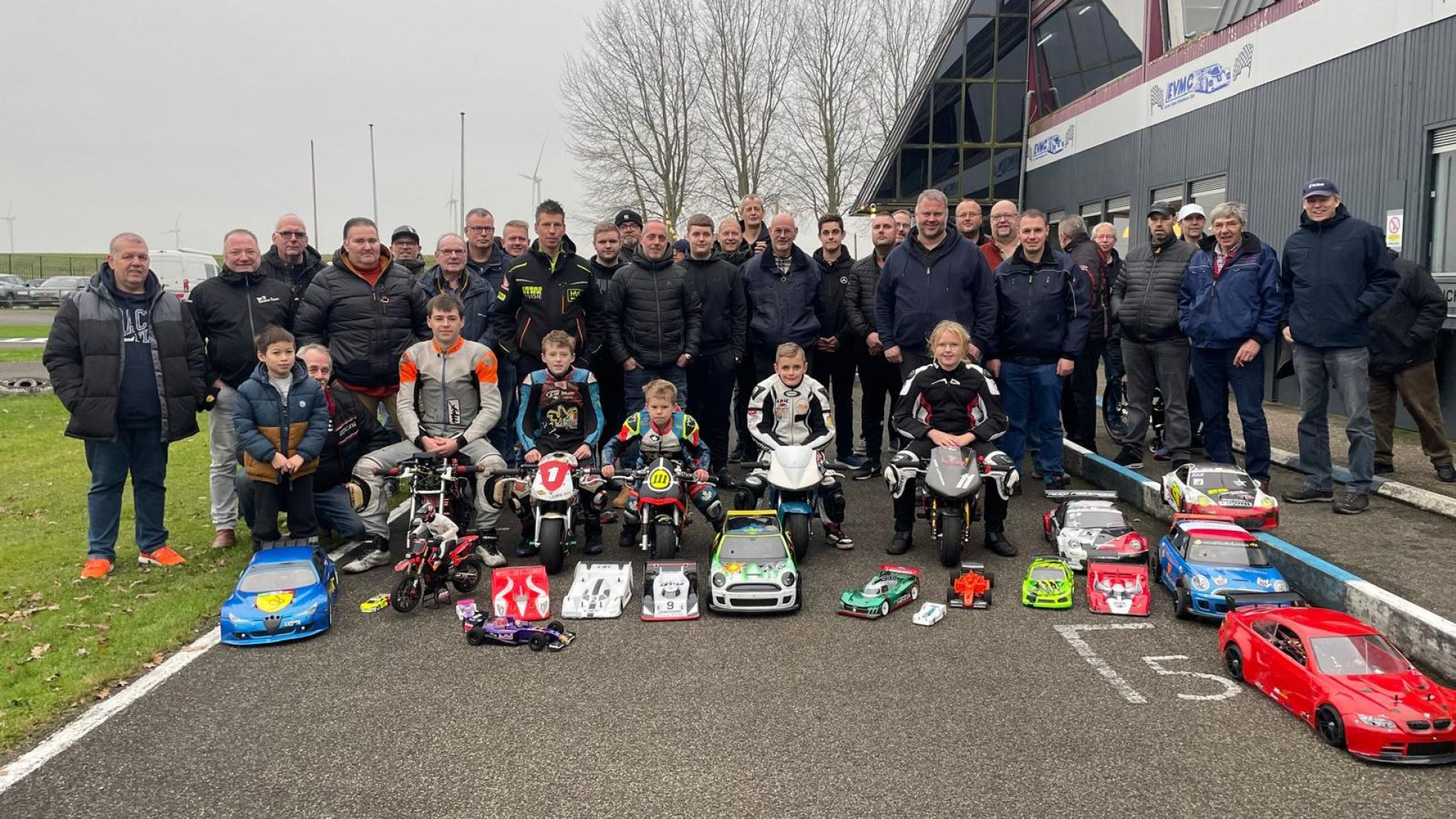 Gemeente dreigt modelbouwclub de nek om te draaien