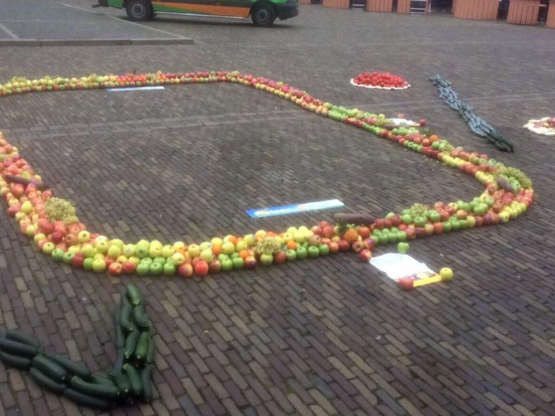 Frans van de Polder legde groente en fruit in de vorm van een nul, een verwijzing naar de 0%