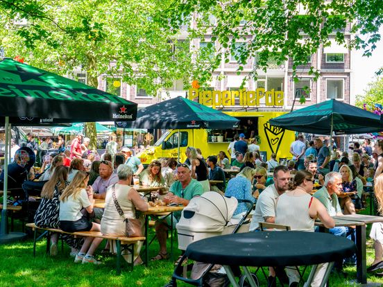 Zonnige eerste editie van Asser Stadsfestival: 'Mooie plek om iets neer te zetten'