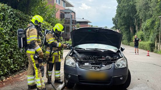 Ongeval met gevaarlijke stof • auto spontaan in brand. Ongeval met gevaarlijke stof • auto spontaan in brand.