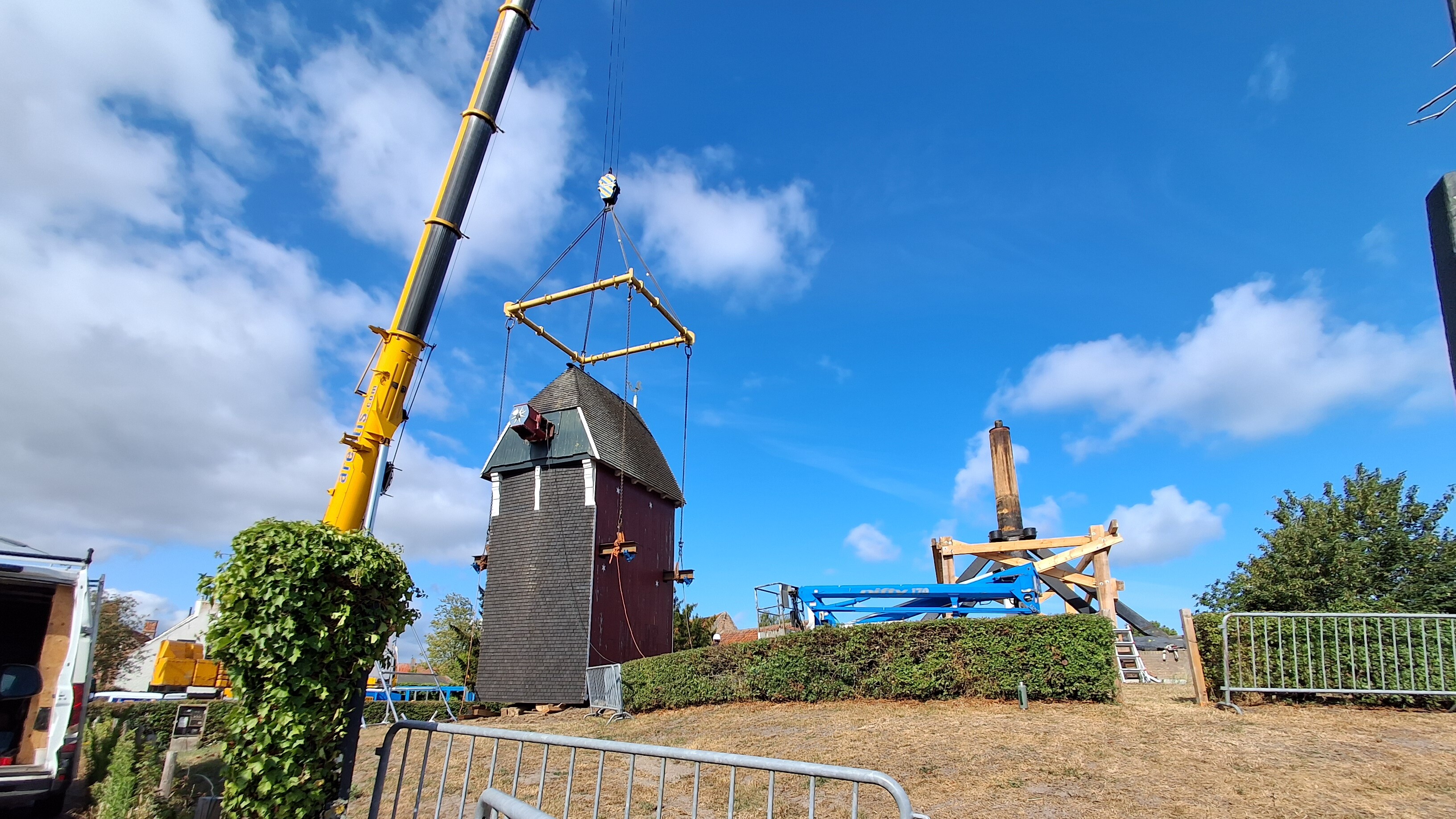 Ongewenste knaagkever leidt tot maandenlang onderhoud aan unieke molen: 'Als we niets doen kan hij omvallen'
