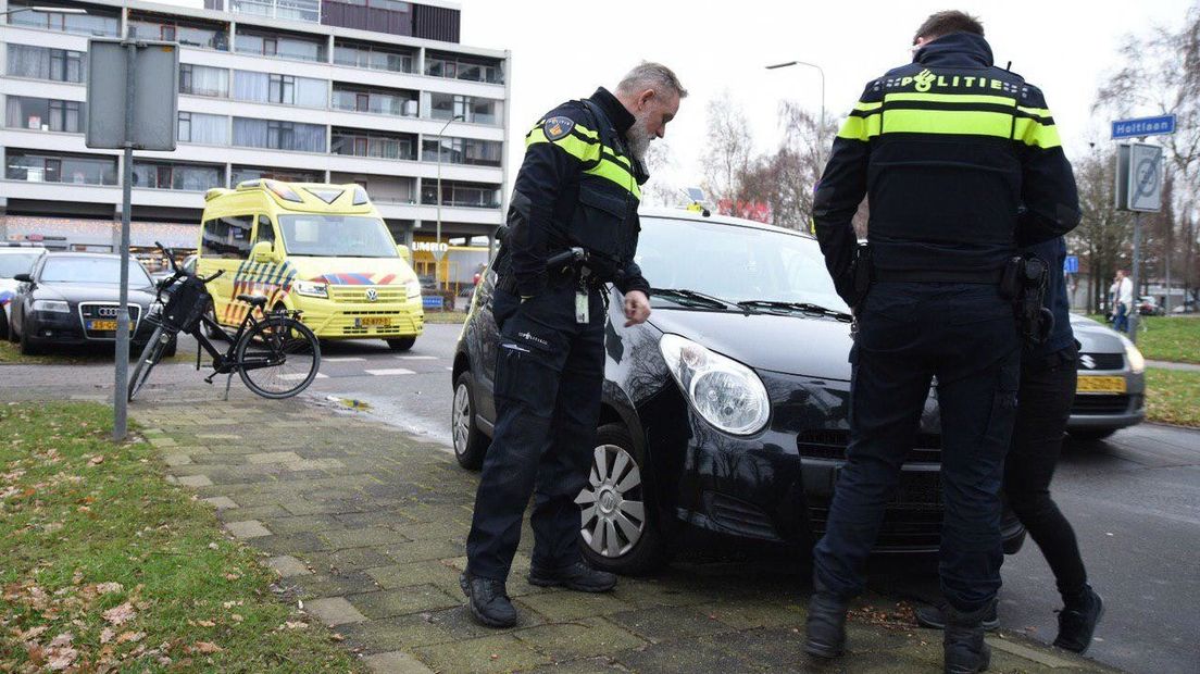 In Emmen is een fietser gewond geraakt (Rechten: De Vries Media)