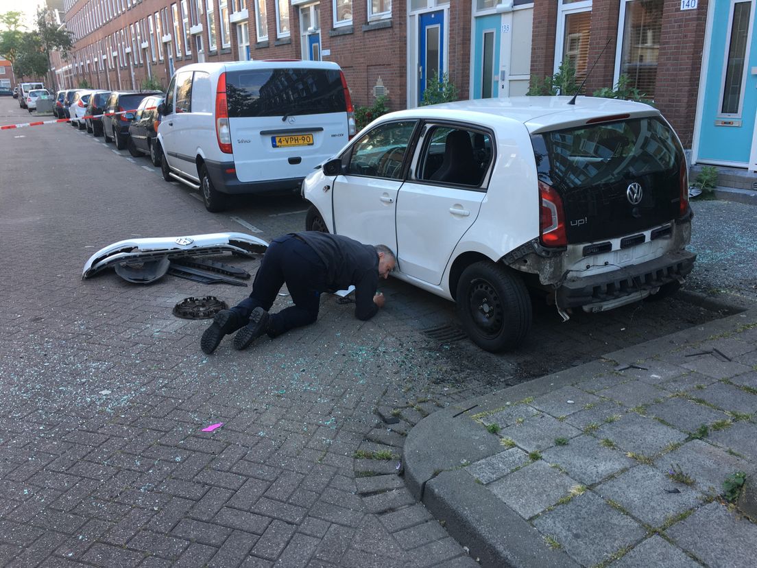 Auto beschadigd bij explosie Bingleystraat (MediaTV)