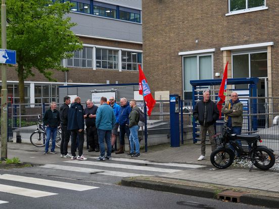 Werknemers FrieslandCampina Beilen leggen werk neer