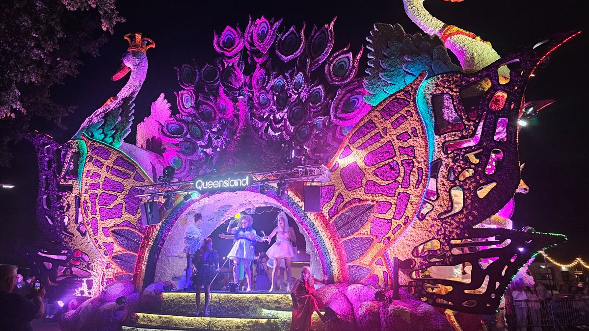 In Beeld: Bloemencorso Vollenhove