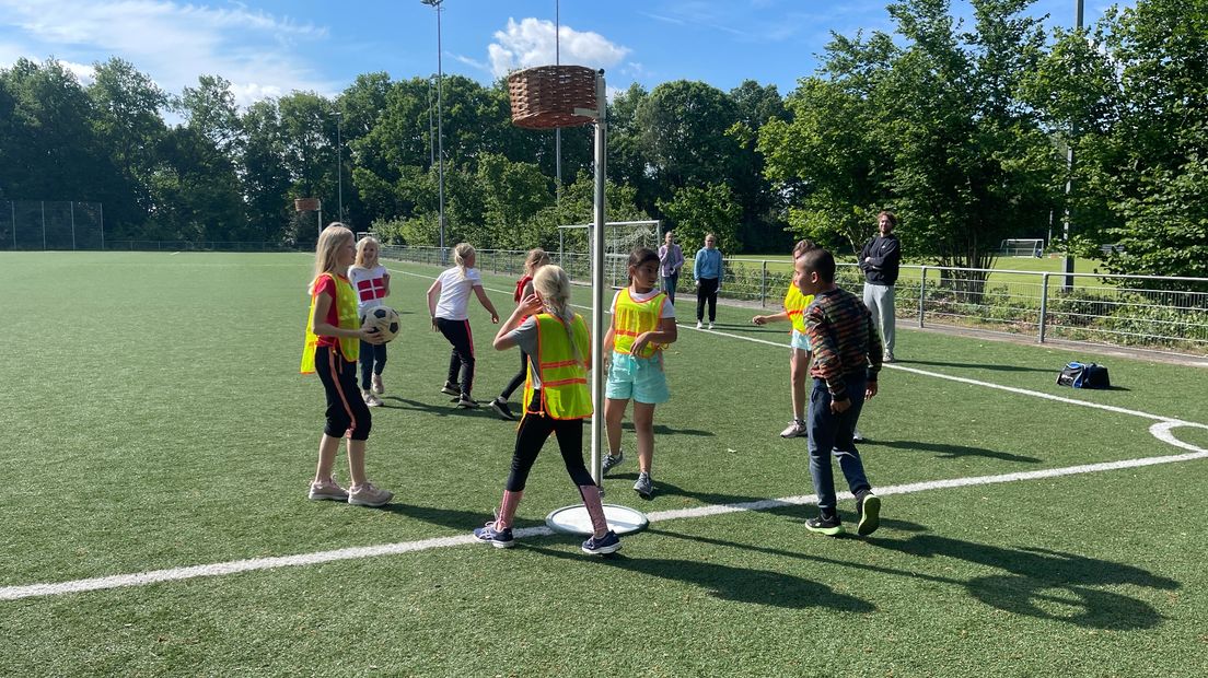 Korfballende kinderen