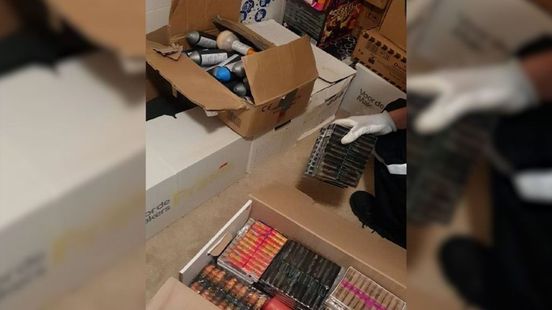Ernstig vuurwerkongeluk leidt tot vondst 500 kilo zwaar vuurwerk. Ernstig vuurwerkongeluk leidt tot vondst 500 kilo zwaar vuurwerk.