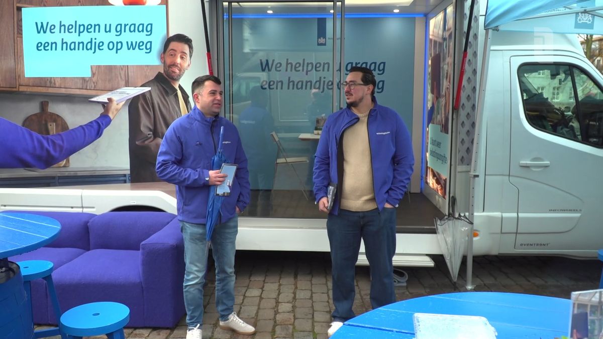 Behalve kaas, vis en ondergoed kun je op deze markt ook hulp bij je belastingaangifte krijgen