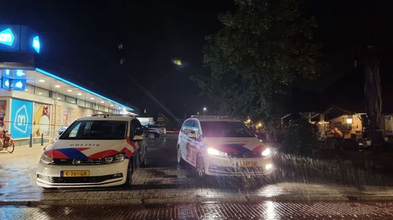 Auto-ongeluk en steekpartij in zelfde dorp, minderjarigen zitten vast. Auto-ongeluk en steekpartij in zelfde dorp, minderjarigen zitten vast.