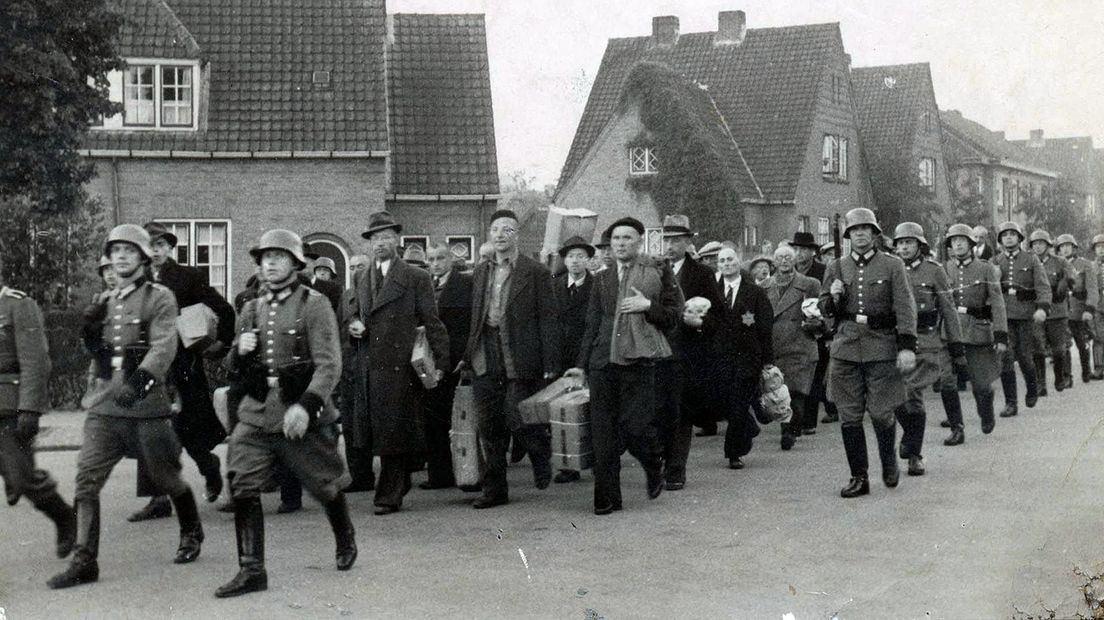 Op 11 oktober 1944 werden 1441 gevangenen van Kamp Amersfoort op transport naar het Duitse Neuengamme gesteld.