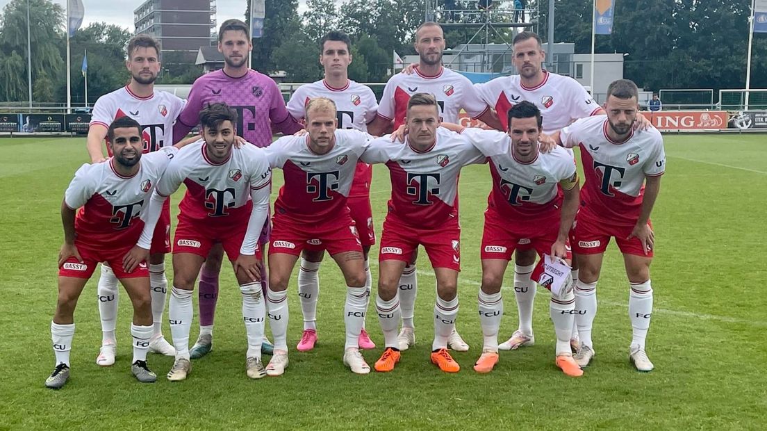 FC Utrecht speelde in de nieuwe shirts