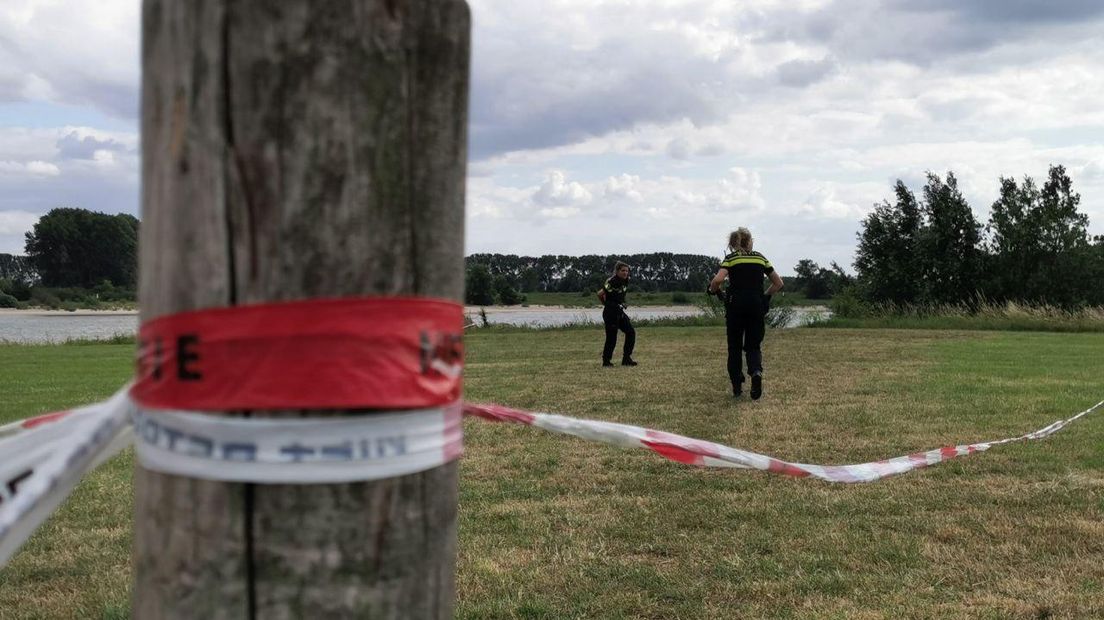 Lichaam gevonden in de Rijn bij Spijk.