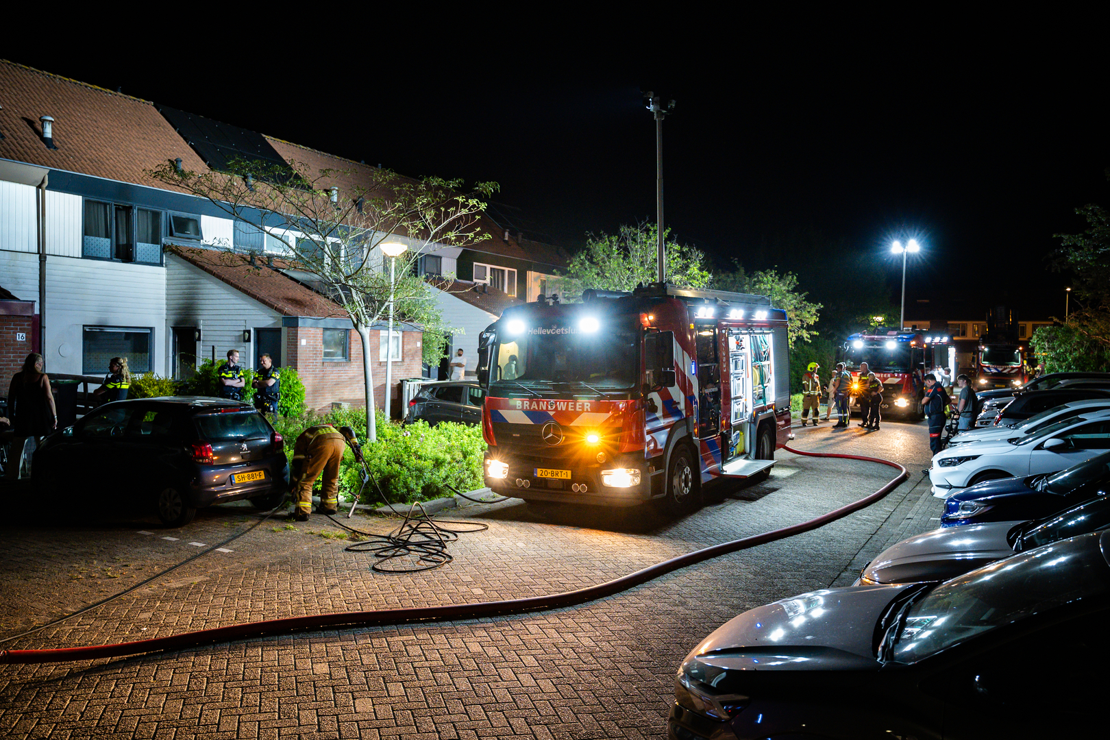Brandweer op de plek van de brand