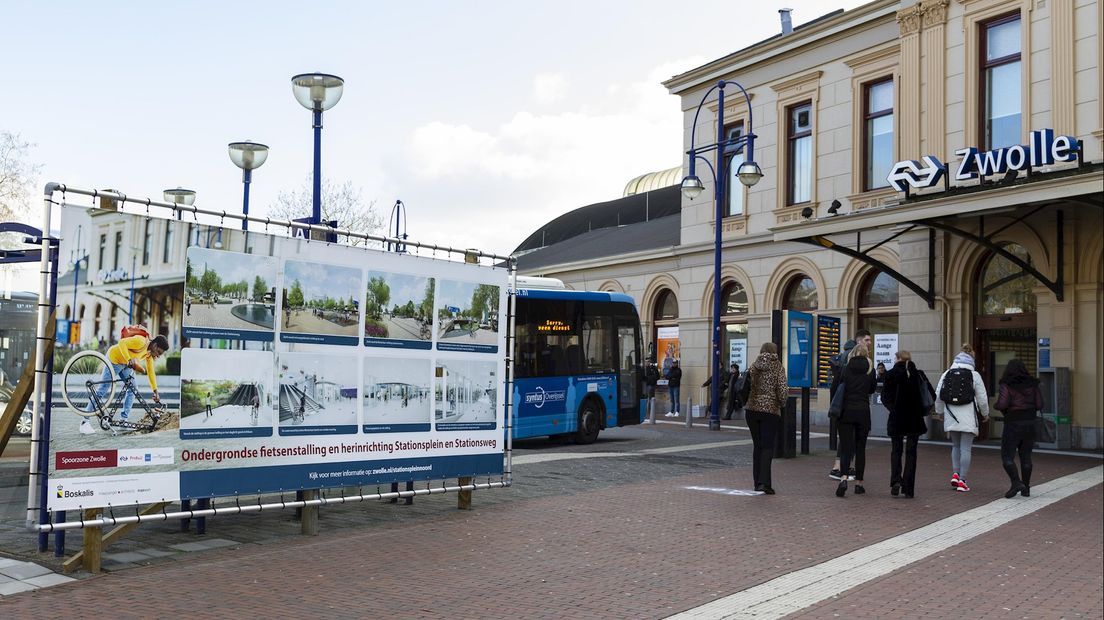 Spandoek van de fietskelder op het voormalige busstation in Zwolle