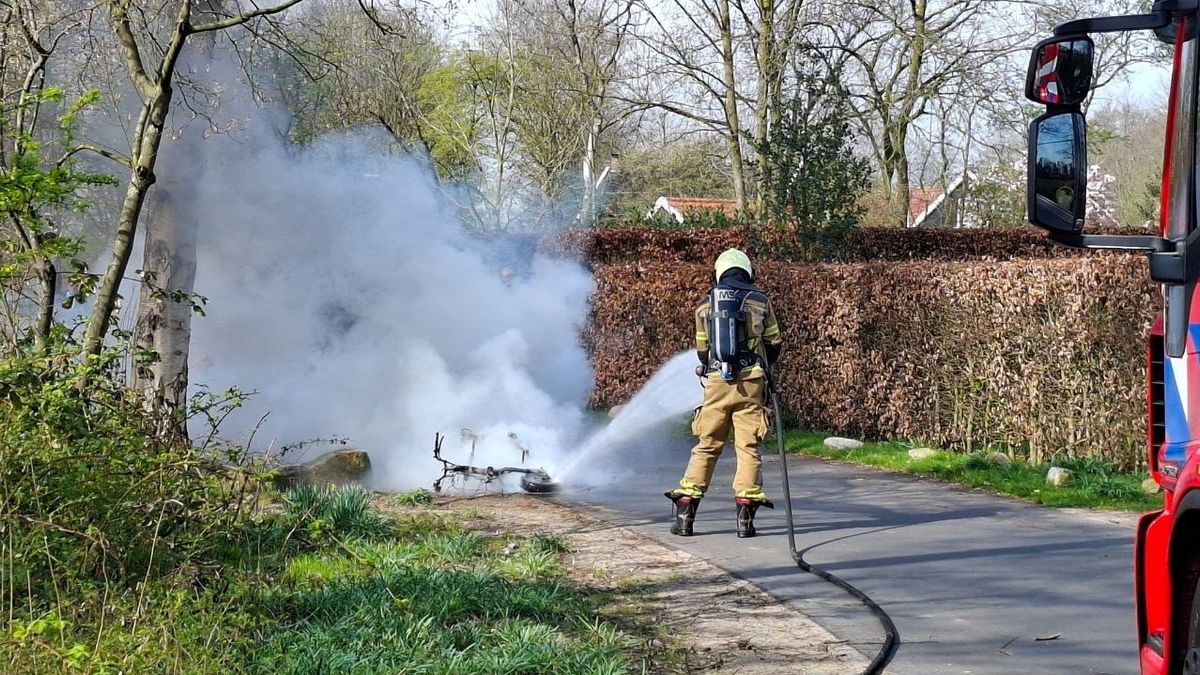 112 Nieuws: Kauw bevrijd uit pijp van woning |Lange file na ongeluk