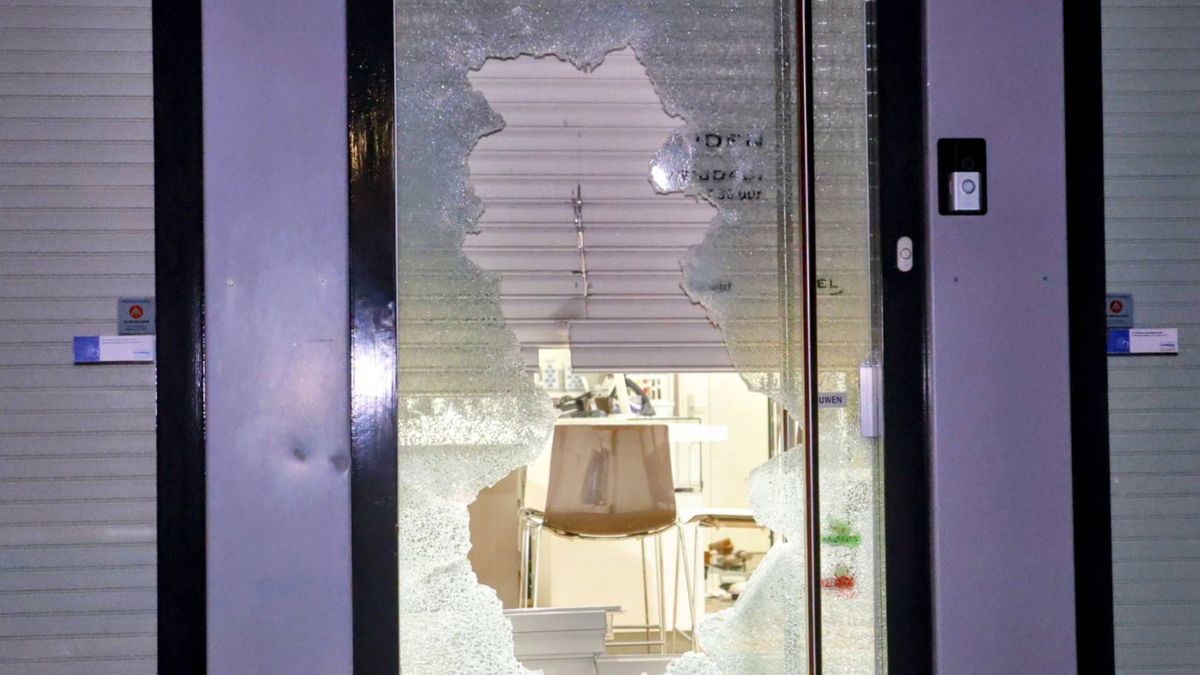 Juwelendieven dumpen vluchtauto in Veenendaal