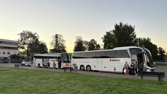 Limburgers met bussen naar Den Haag: 'Dit deel van de democratie wil ik ook meemaken' Home