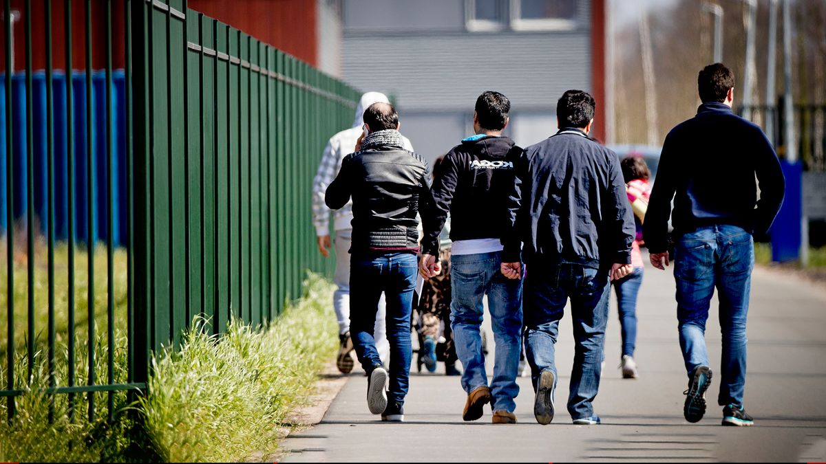 College Simpelveld laat raad beslissen over langere opvang asielzoekers