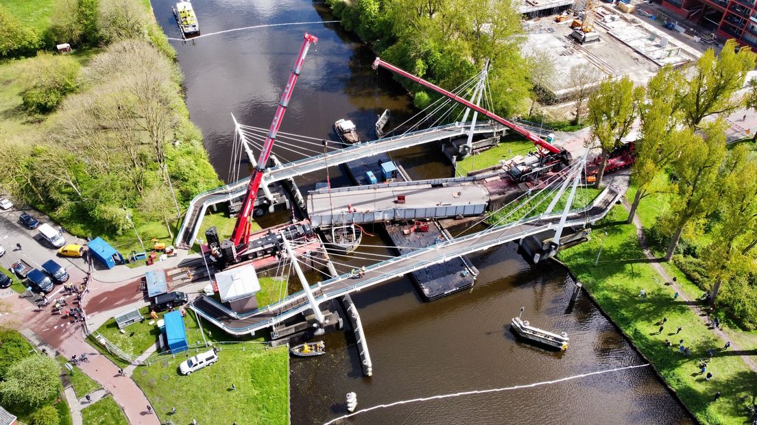 De werkzaamheden aan de Gerrit Krolbrug vanuit de lucht