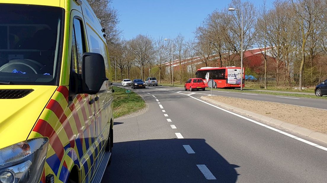 Oudere man raakt gewond bij aanrijding me lijnbus