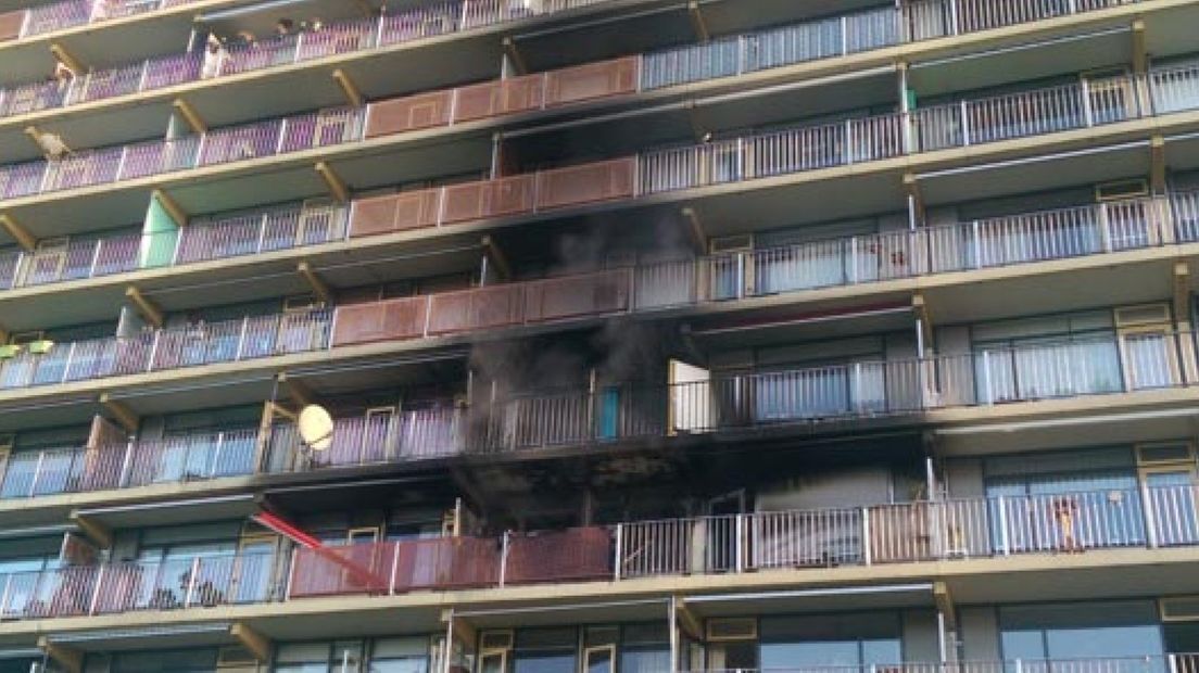 In een appartement in een flat aan de Malderburchstraat in Nijmegen heeft op tweede kerstdag brand gewoed.