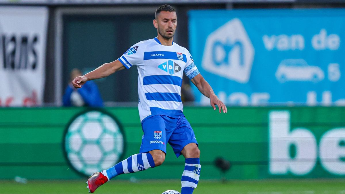 PEC Zwolle speelt oefenduel doelpuntloos gelijk tegen FC Emmen RTV Oost PEC Zwolle speelt oefenduel doelpuntloos gelijk tegen FC Emmen RTV Oost