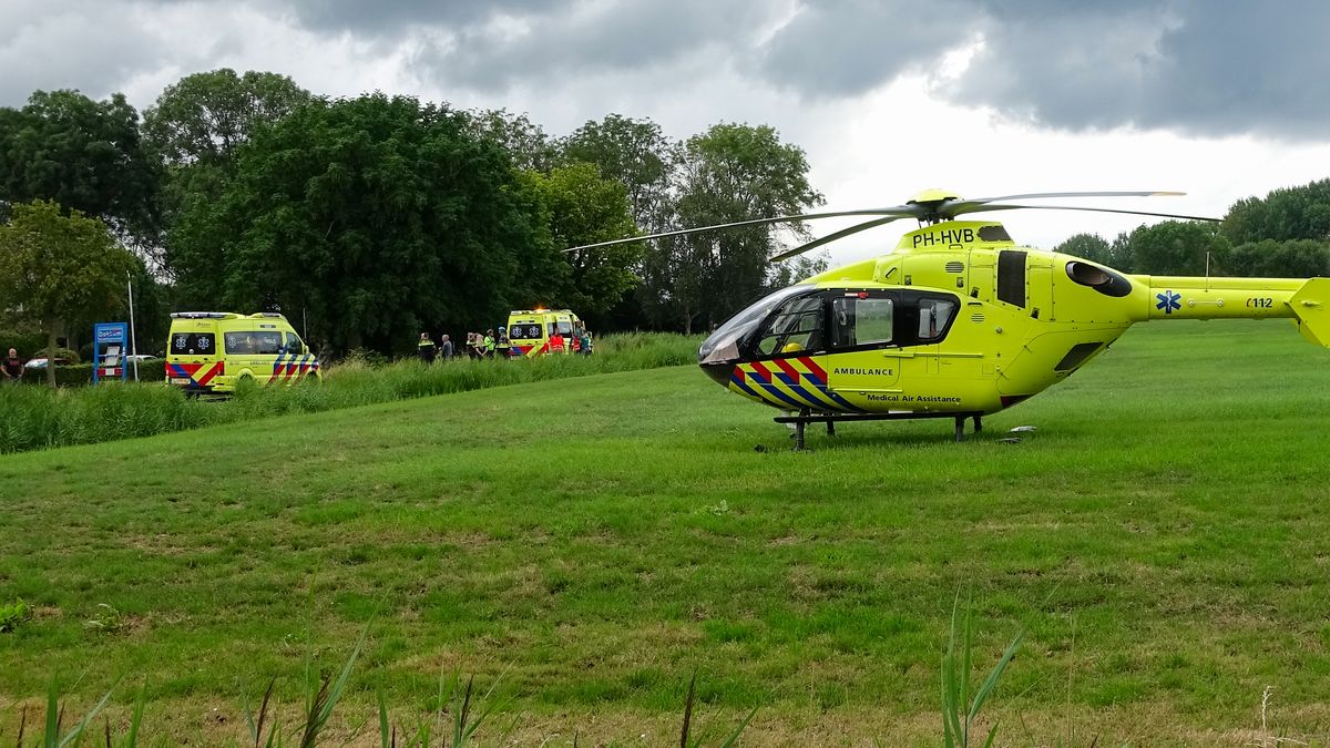 Fietser geraakt door de bliksem bij Dokkum | Windhozen op verschillende plaatsen