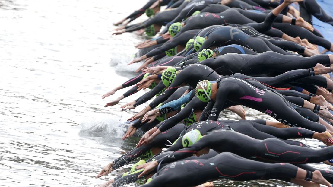 De start van een triatlon