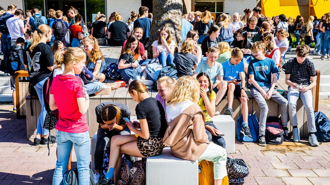 Een vol schoolplein, eerder dit jaar