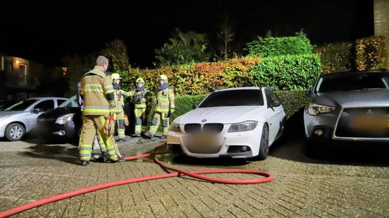 Auto in brand • bloed op straat