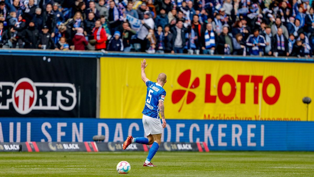 Van Drongelen scoort eerste goal voor Hansa Rostock, maar viert geen feest