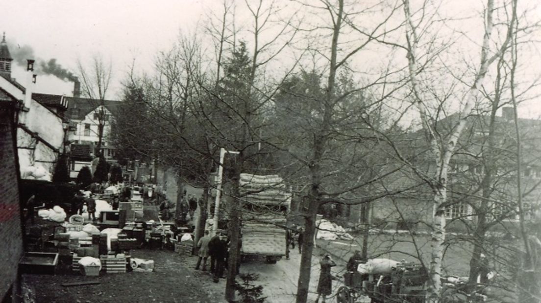 aankomst evacuees Willem Arnstzhoeve.