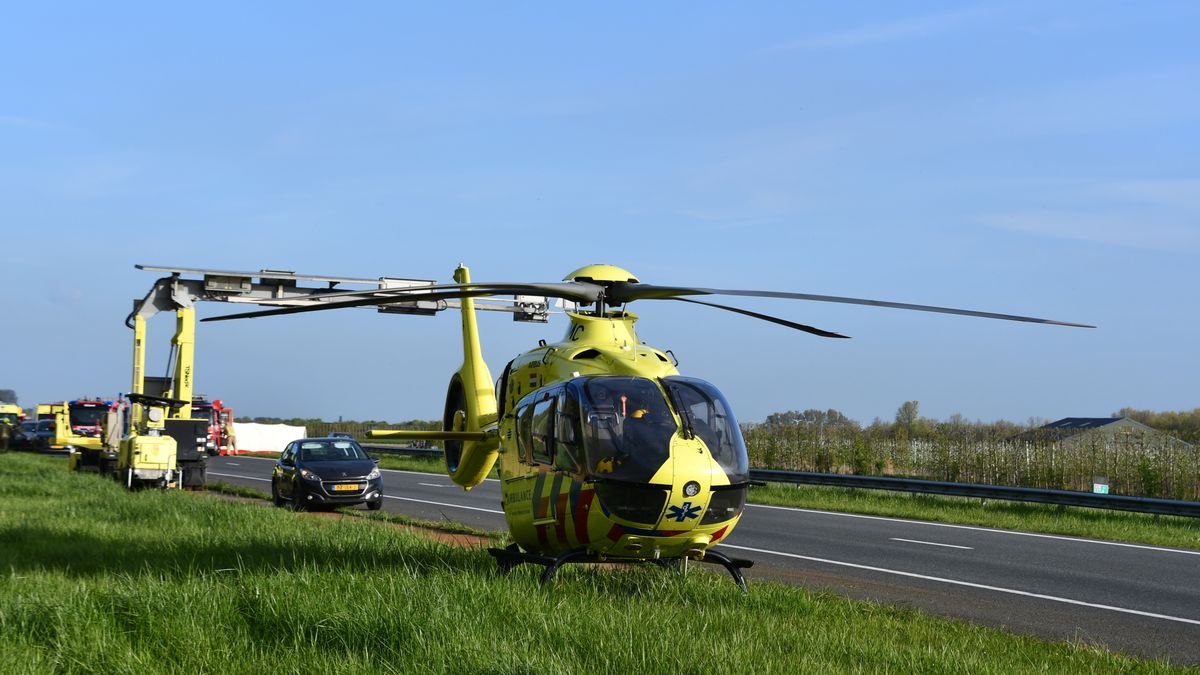 Botsing met drie auto's op A58, snelweg tussen Rilland en Yerseke dicht