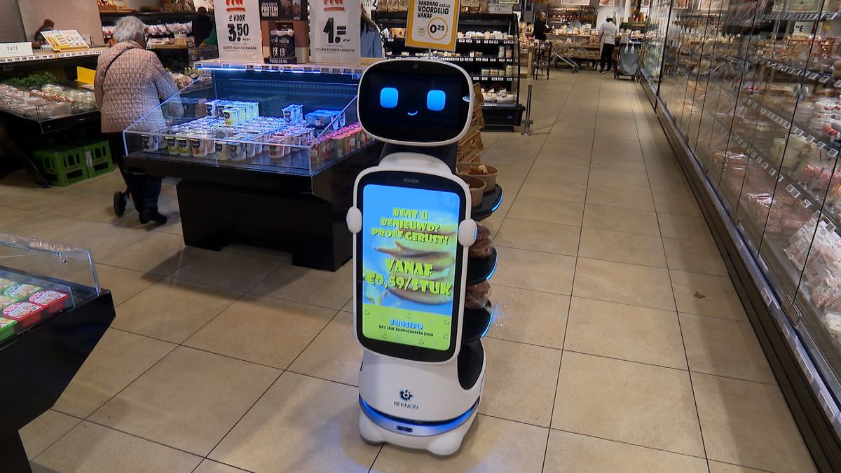 'Je moet hem niet knuffelen!' robot deelt lekkers uit in Souburgse supermarkt