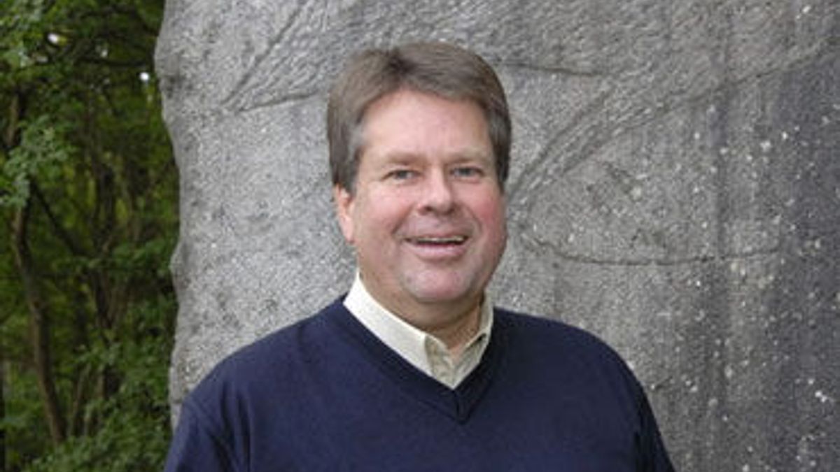 Commissaris van de Koningin Tichelaar blij met opkomstpercentage - RTV